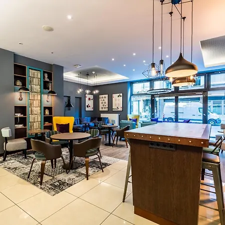 Premier Frankfurt Centre מלון 3*
