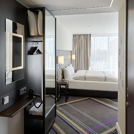 Premier Frankfurt Centre 3*