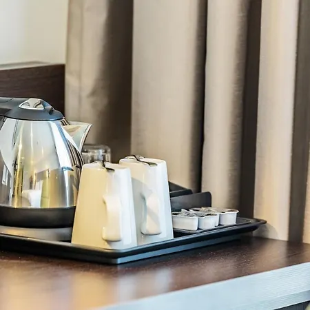 Premier Frankfurt Centre מלון 3*