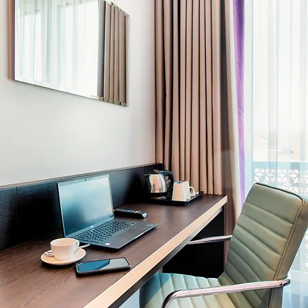 Otel Premier Frankfurt Centre 3*